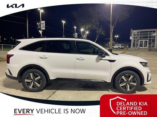 Glacial White Pearl 2022 Kia Sorento EX