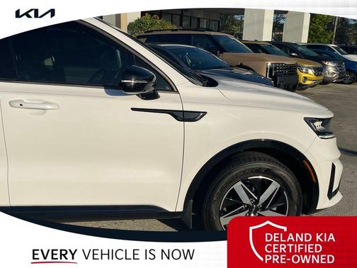 Glacial White Pearl 2022 Kia Sorento EX