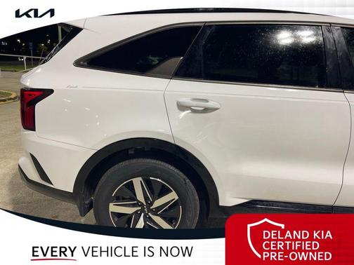 Glacial White Pearl 2022 Kia Sorento EX