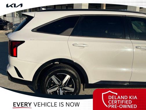 Glacial White Pearl 2022 Kia Sorento EX