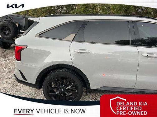 2022 Kia Sorento SX