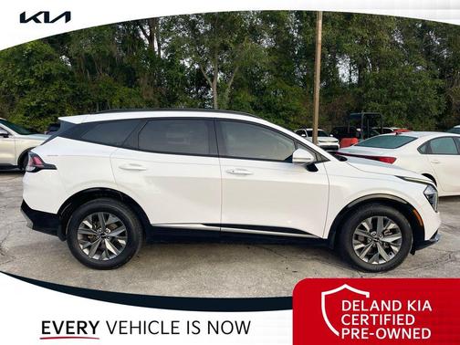 Glacial White Pearl 2023 Kia Sportage SX