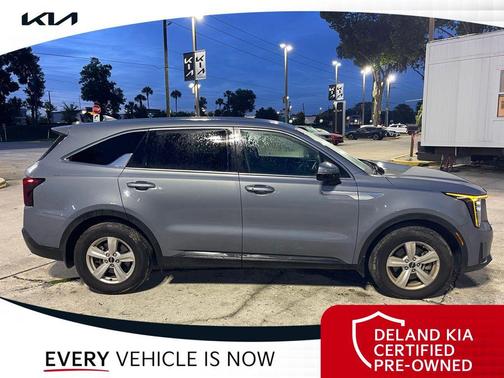 Everlasting Silver 2024 Kia Sorento LX