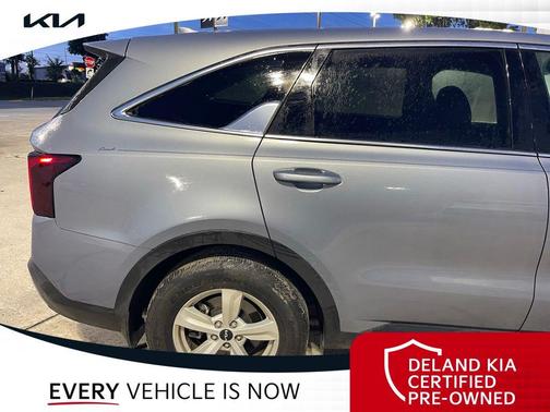 Everlasting Silver 2024 Kia Sorento LX