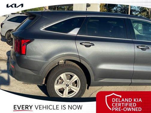 2023 Kia Sorento LX