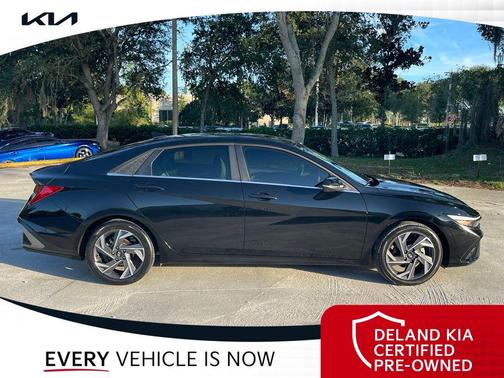 Abyss Black 2025 Hyundai ELANTRA Limited