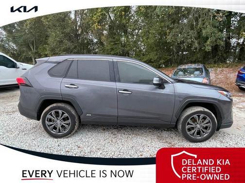 2024 Toyota RAV4 Hybrid SE