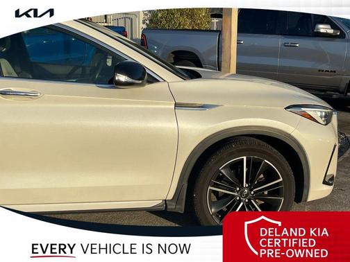 Majestic White 2022 INFINITI QX55 LUXE