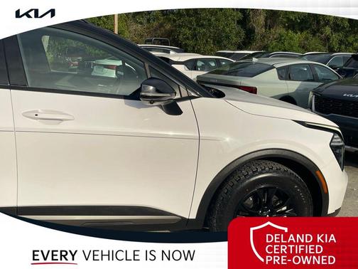Glacial White Pearl 2023 Kia Sportage S