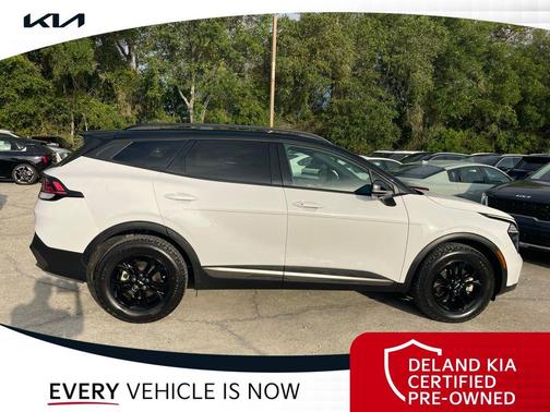 Glacial White Pearl 2023 Kia Sportage S
