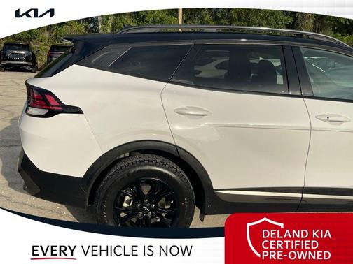 Glacial White Pearl 2023 Kia Sportage S