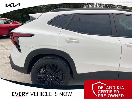 Summit White 2025 Chevrolet Trax FWD ACTIV