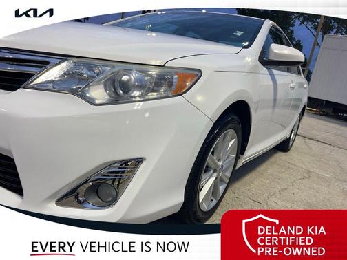 Super White 2014 Toyota Camry XLE