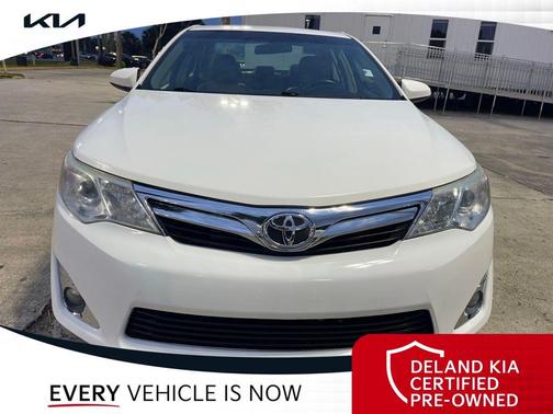 Super White 2014 Toyota Camry XLE