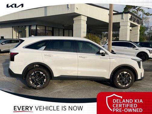 Glacial White Pearl 2024 Kia Sorento S