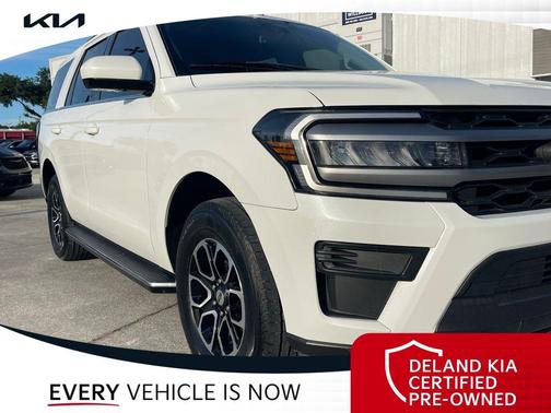 Star White Metallic Tri-Coat 2022 Ford Expedition XLT