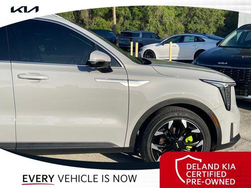 Wolf Gray 2025 Kia Sorento SX