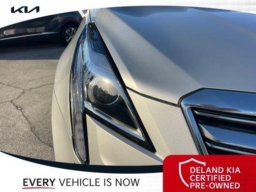 Radiant Silver Metallic 2019 Cadillac XT5 Luxury