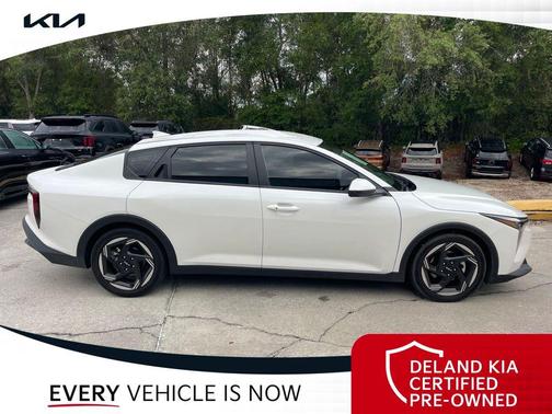 Snow White Pearl 2025 Kia K4 EX