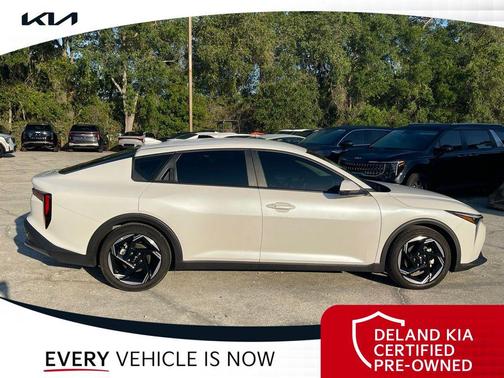Snow White Pearl 2025 Kia K4 EX