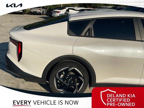 Snow White Pearl 2025 Kia K4 EX