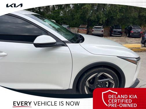 Snow White Pearl 2025 Kia K4 EX