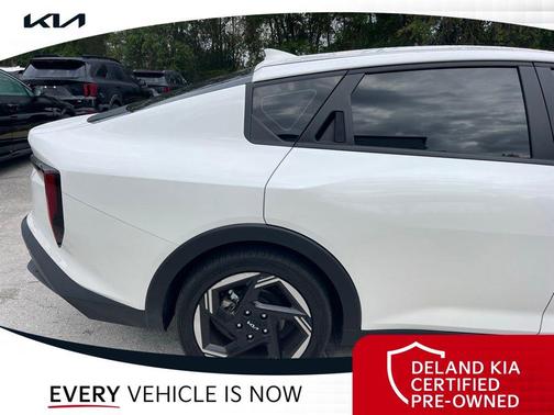 Snow White Pearl 2025 Kia K4 EX