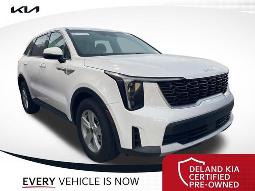 Glacial White Pearl 2024 Kia Sorento LX