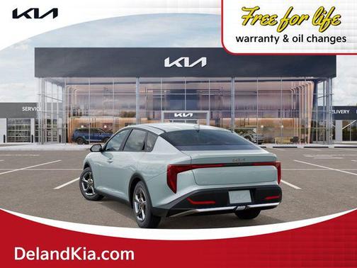 2026 Kia K4 LXS