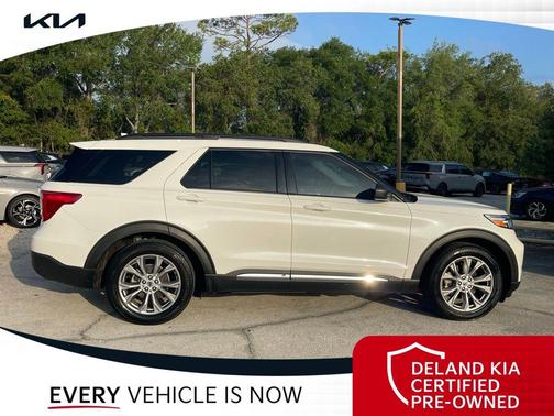 Star White Metallic Tri-Coat 2023 Ford Explorer XLT