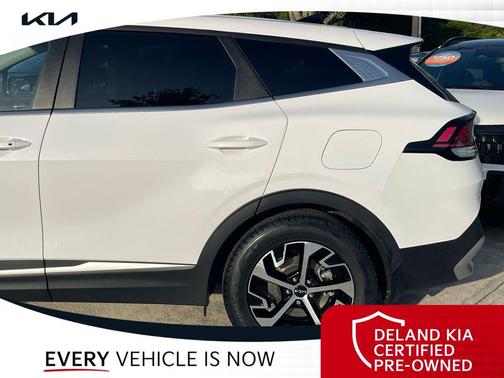Glacial White Pearl 2024 Kia Sportage EX