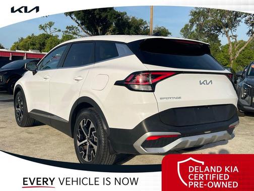 Glacial White Pearl 2024 Kia Sportage EX