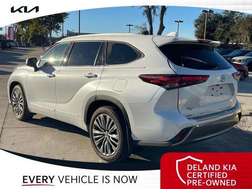 2022 Toyota Highlander Platinum