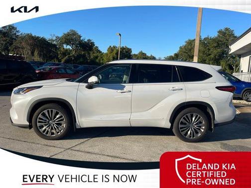 2022 Toyota Highlander Platinum