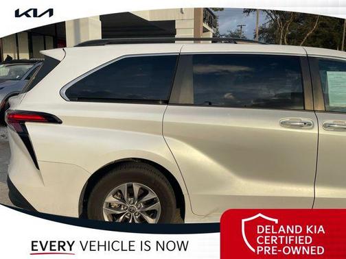 2022 Toyota Sienna XLE