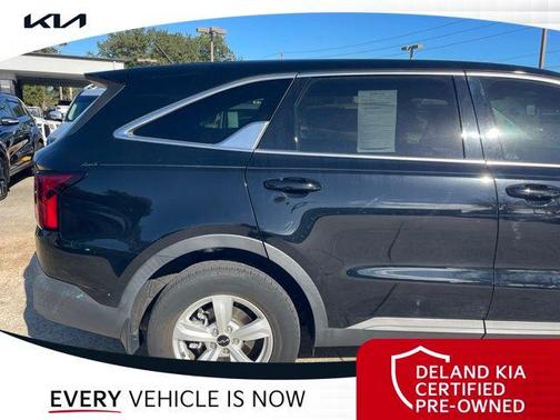 2023 Kia Sorento LX