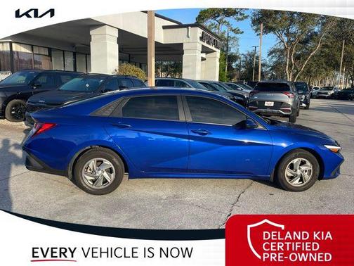 2025 Hyundai ELANTRA SE