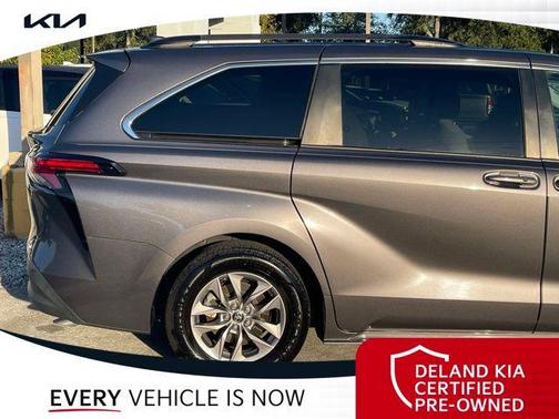 2021 Toyota Sienna LE