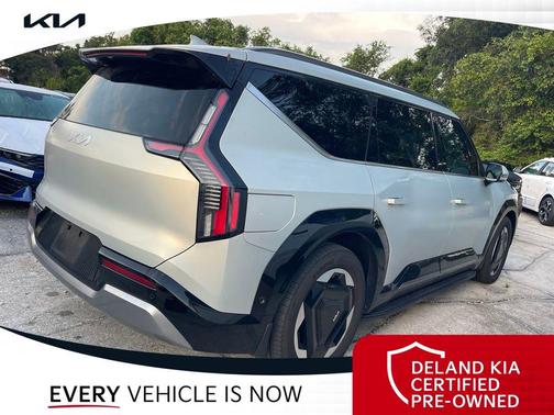 Ivory Silver Matte 2024 Kia EV9 Land