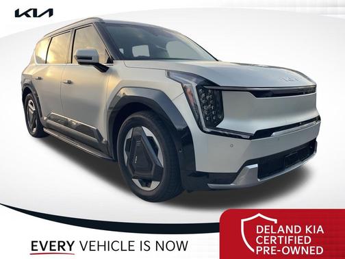 Ivory Silver Matte 2024 Kia EV9 Land