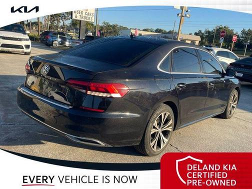 2022 Volkswagen Passat 2.0T SE