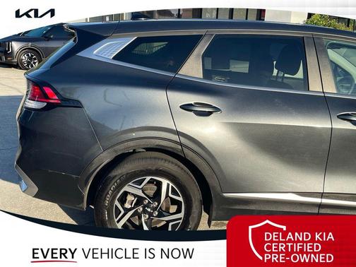 Gravity Gray 2024 Kia Sportage LX