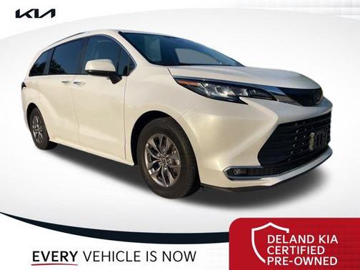 2023 Toyota Sienna XLE 7 Passenger
