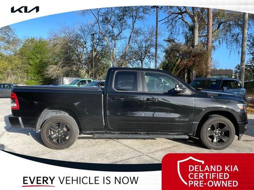 Diamond Black Crystal Pearlcoat 2022 RAM 1500 Big Horn/Lone Star