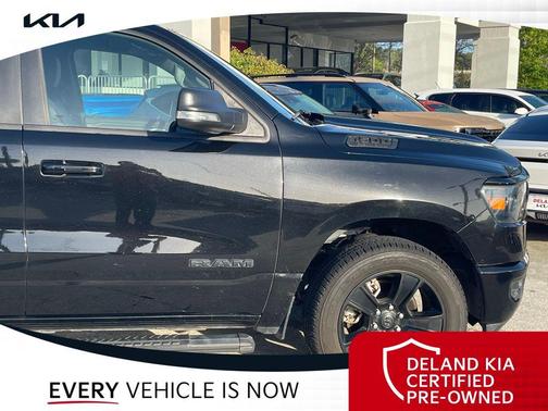 Diamond Black Crystal Pearlcoat 2022 RAM 1500 Big Horn/Lone Star