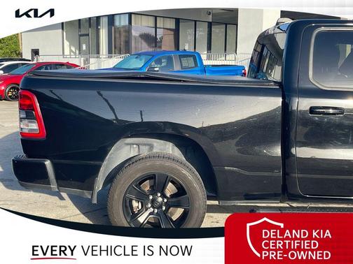 Diamond Black Crystal Pearlcoat 2022 RAM 1500 Big Horn/Lone Star