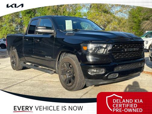Diamond Black Crystal Pearlcoat 2022 RAM 1500 Big Horn/Lone Star