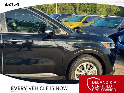 Aurora Black Pearl 2024 Kia Carnival LX