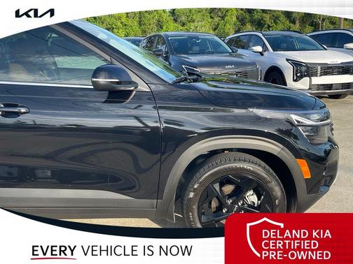 Fusion Black 2026 Kia Seltos EX