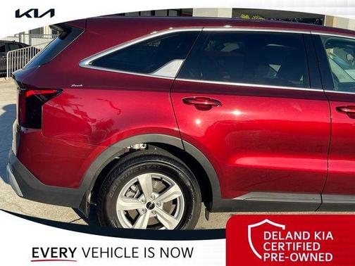 2025 Kia Sorento LX